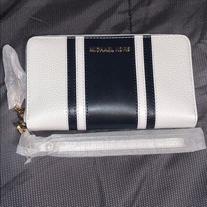 Michael Kors wristlet